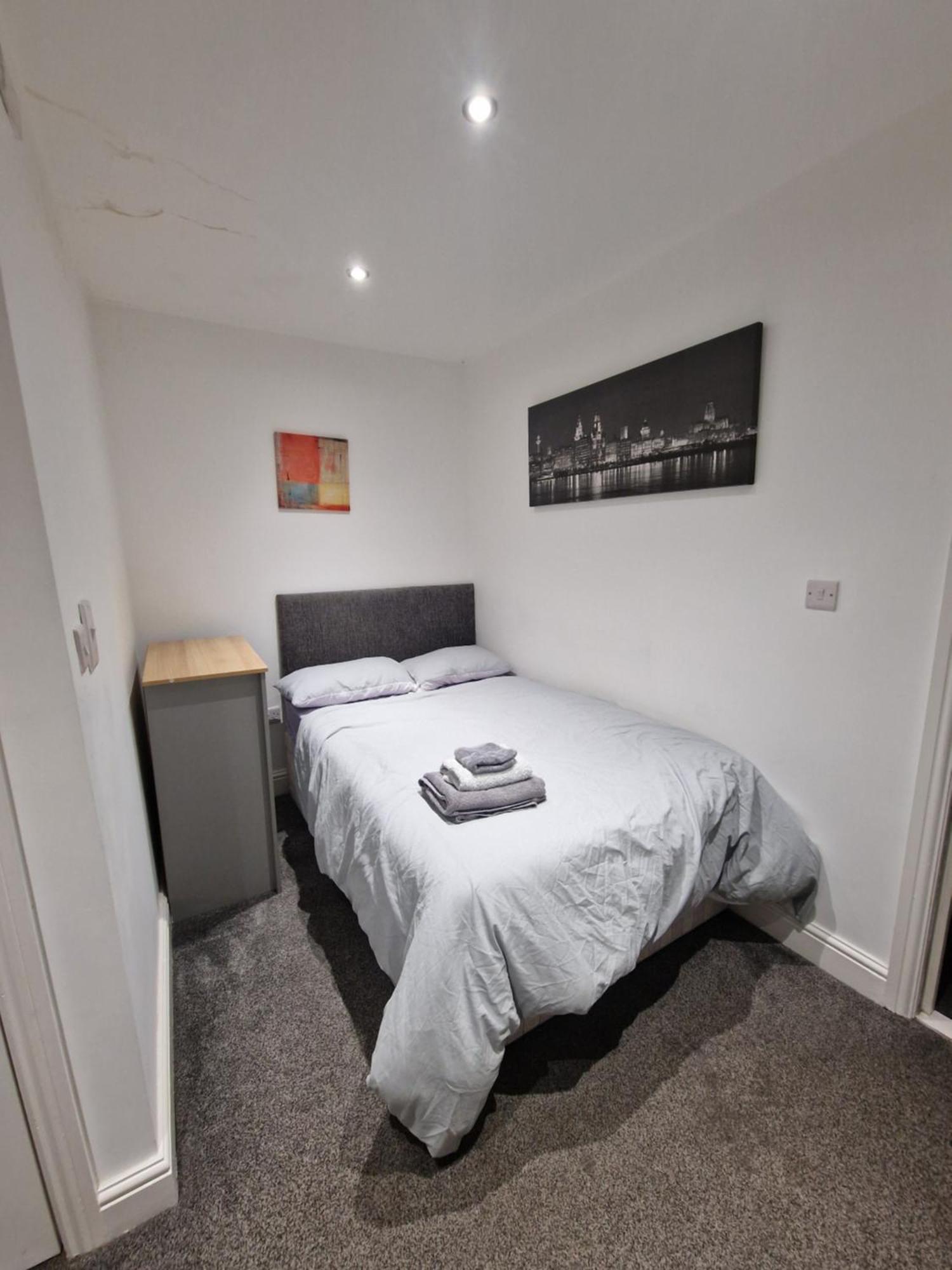Beautiful Double Bedroom Liverpool Buitenkant foto